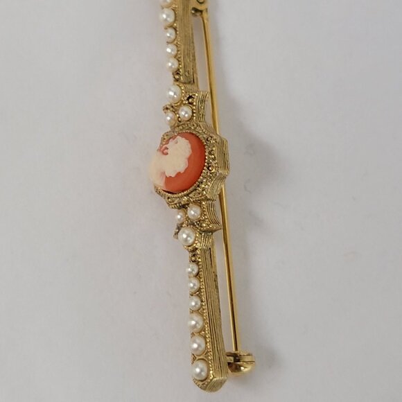 1928 Company Faux Cameo and Pearl Bar Brooch - Picture 8 of 9